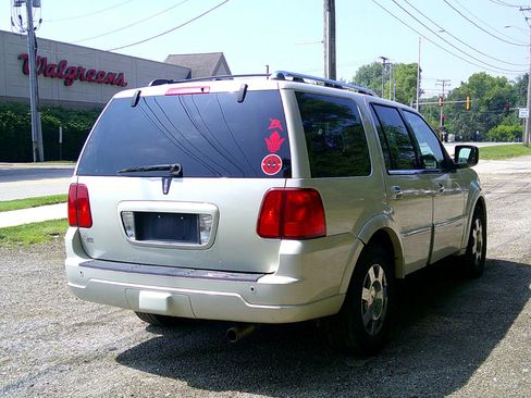 Used 2006 Lincoln Navigator Ultimate image 3