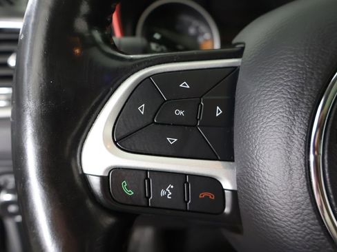 Used 2020 Jeep Compass Trailhawk w/ Leather Interior Group AWD/4WD image 39