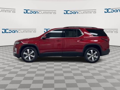 Used 2023 Chevrolet Traverse LT w/ LT Premium Package AWD/4WD image 5