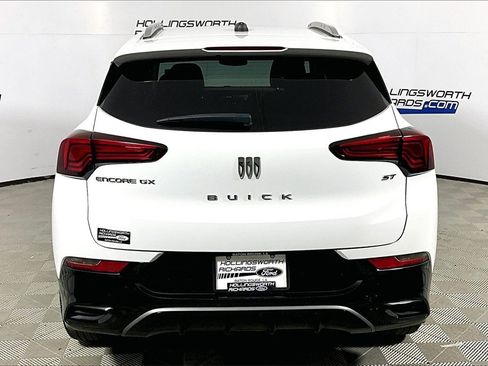 Used 2024 Buick Encore GX Sport Touring w/ Comfort Package image 4