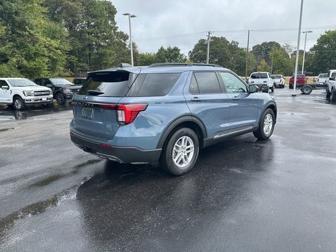 New 2025 Ford Explorer Active w/ Active Comfort Package image 3