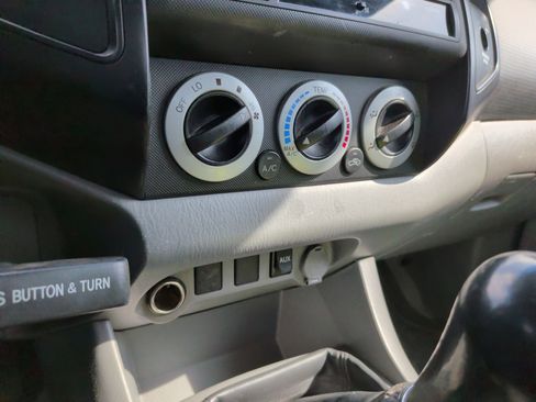 Used 2009 Toyota Tacoma PreRunner image 16