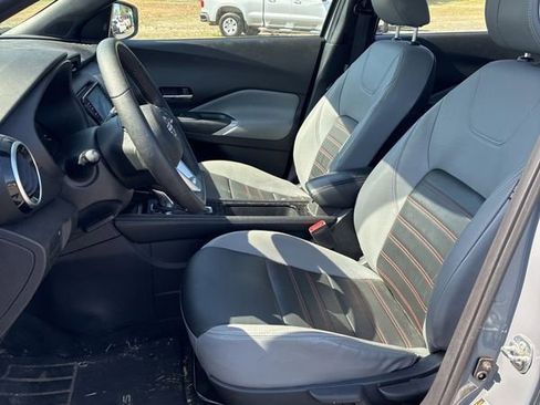 Used 2023 Nissan Kicks SR w/ SR Premium Package image 5