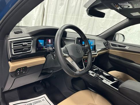 Used 2025 Volkswagen Atlas Cross Sport SE image 15