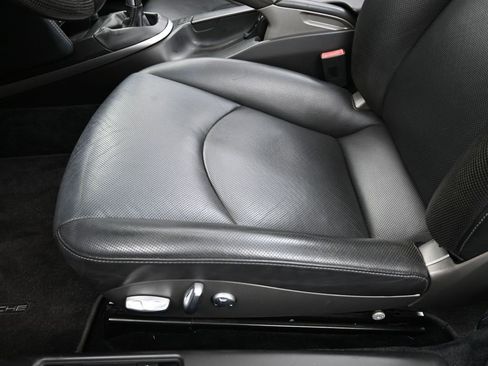 Used 2011 Porsche 911 Carrera 4S image 6