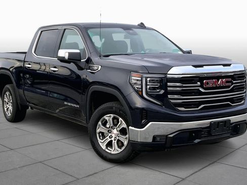 Used 2025 GMC Sierra 1500 SLT image 2