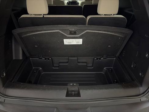 Used 2023 Chevrolet Traverse LS AWD/4WD image 12