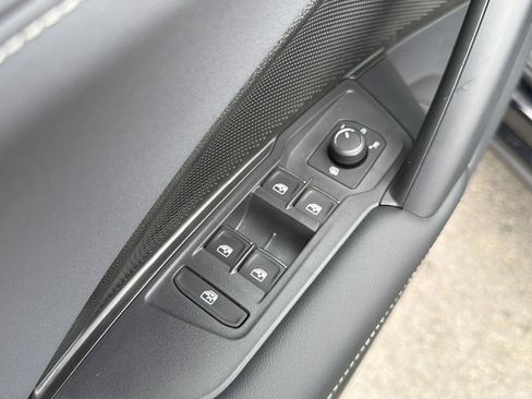 New 2026 Volkswagen Tiguan SE R-Line FWD image 25