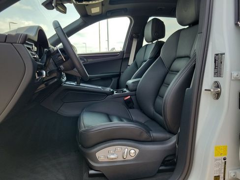 Certified 2026 Porsche Macan Turbo AWD/4WD image 23