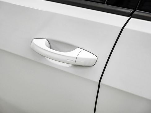 Used 2018 Volkswagen GTI SE w/ SE Leather Package image 40