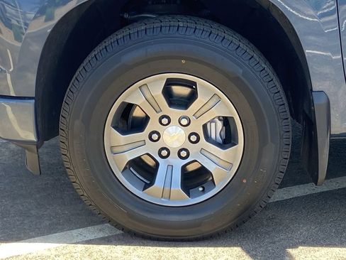 Used 2024 Chevrolet Silverado 1500 Custom w/ Turbomax Blackout Package RWD image 27