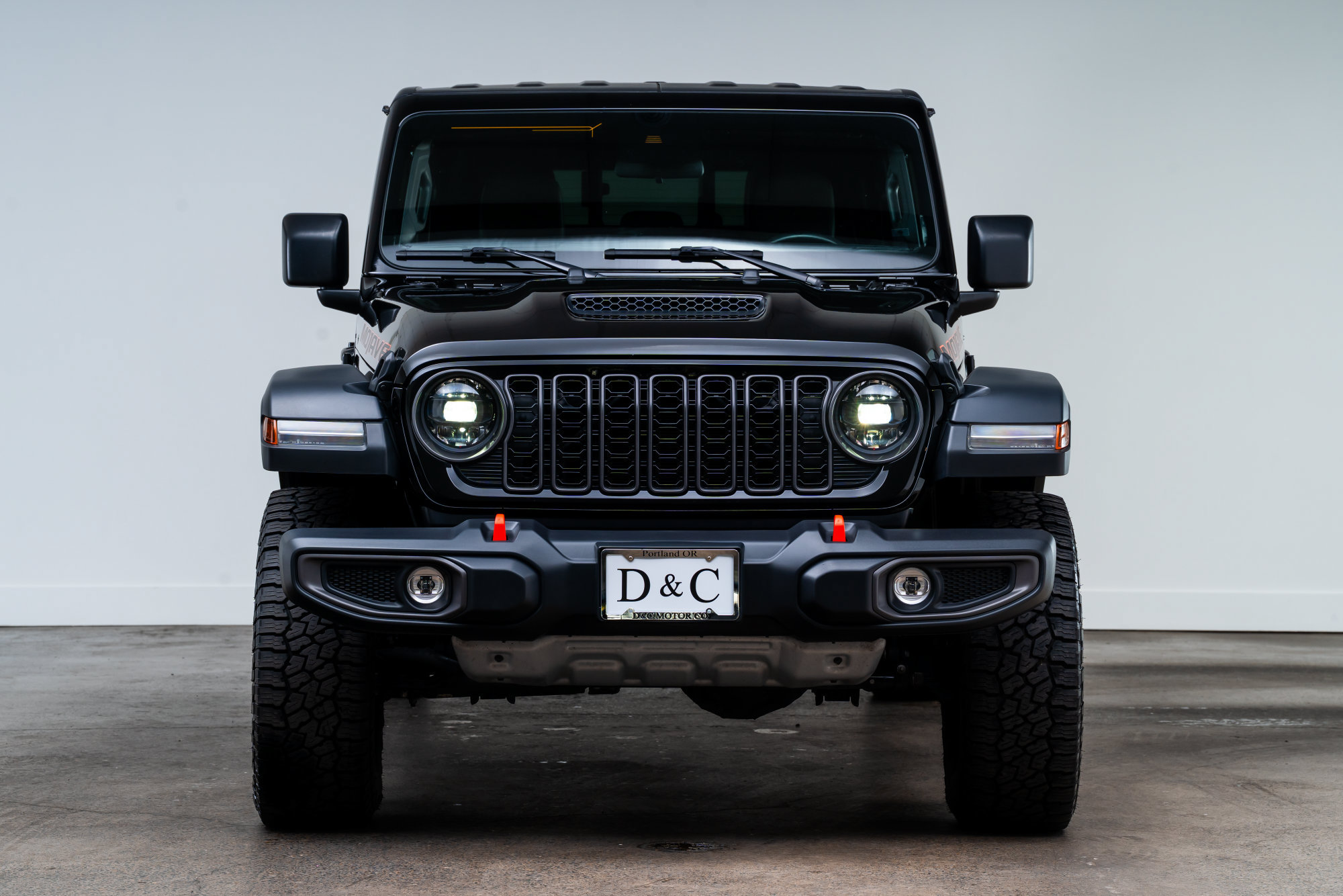 Used 2024 Jeep Gladiator Mojave w/ Convenience Group AWD/4WD image 2