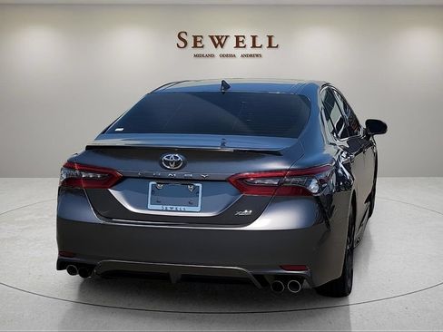Used 2023 Toyota Camry XSE FWD image 5