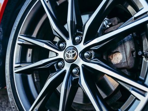 Used 2018 Toyota 86 GT image 3