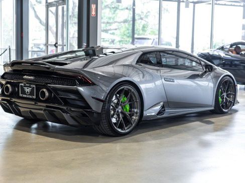 Used 2021 Lamborghini Huracan EVO RWD image 6