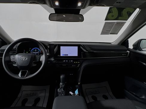 Used 2026 Toyota Camry LE image 30