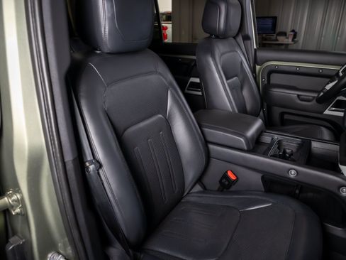 Used 2020 Land Rover Defender 110 HSE AWD/4WD image 20