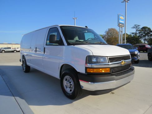New 2026 Chevrolet Express 3500 Extended w/ Driver Convenience Package RWD image 8
