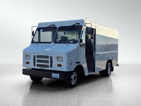 Used 2017 Ford E-350 and Econoline 350 Super Duty w/ A/C Prep Package RWD image 3