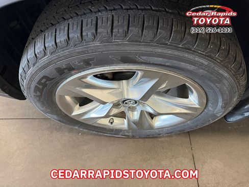 Used 2019 Toyota Highlander Limited image 6