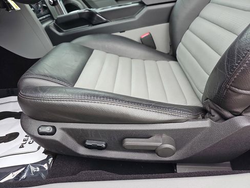 Used 2009 Ford Mustang GT RWD image 28