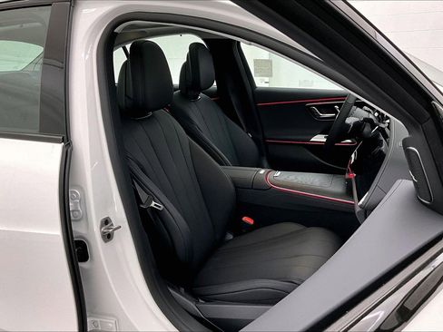 New 2026 Mercedes-Benz E 450 4MATIC Sedan image 5