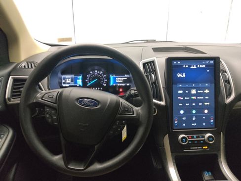 Used 2023 Ford Edge SE image 22