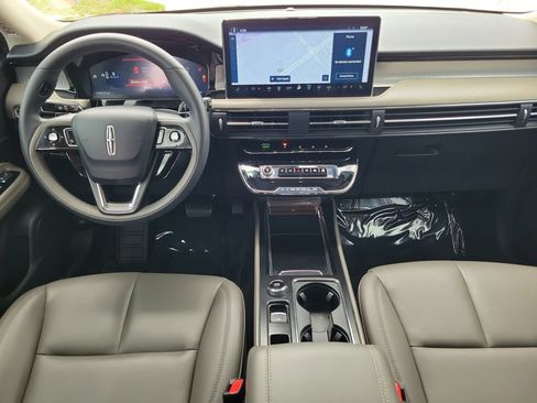 Used 2024 Lincoln Corsair FWD image 12