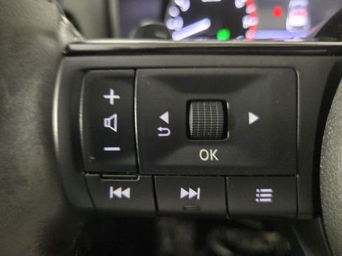 Used 2023 Nissan Rogue SV w/ SV Premium B Package FWD image 19