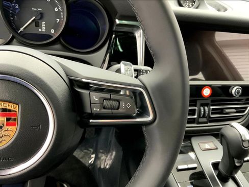 New 2026 Porsche Macan image 12
