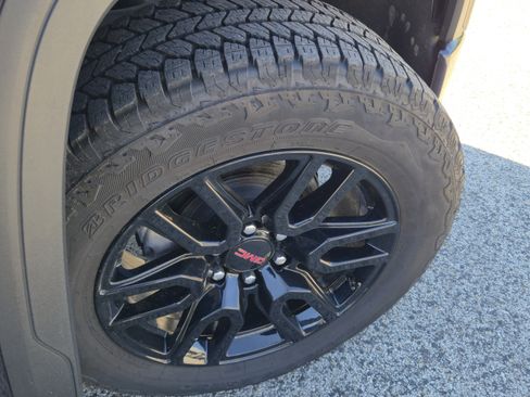 Used 2025 GMC Sierra 1500 Elevation AWD/4WD image 8