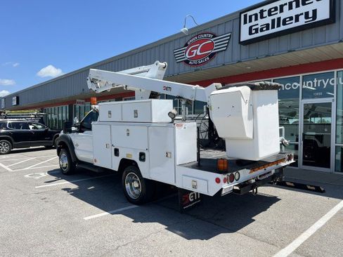 Used 2015 Ford F550 4x4 Regular Cab Super Duty image 5