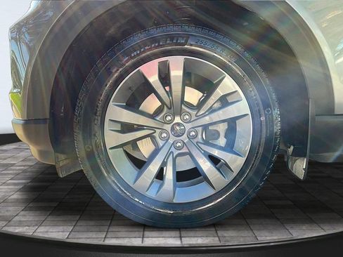 Used 2024 Ford Explorer XLT w/ Equipment Group 202A AWD/4WD image 33