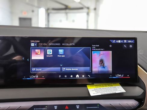 Used 2025 BMW X3 xDrive30i w/ Premium Package image 18