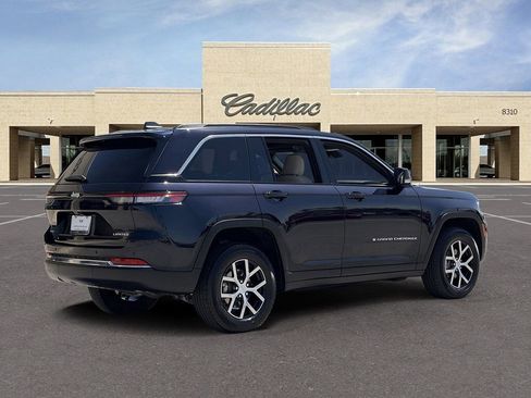 Used 2024 Jeep Grand Cherokee Limited AWD/4WD image 5