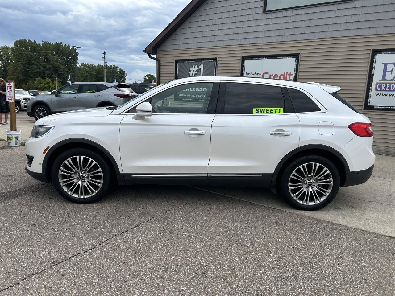 Used 2016 Lincoln MKX Reserve w/ Luxury Package AWD/4WD image 8