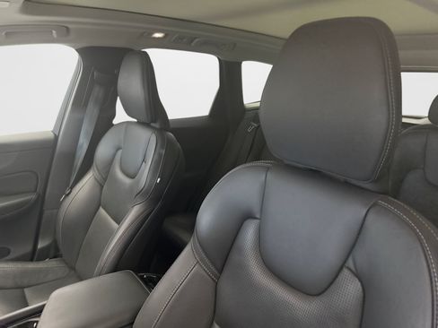 Used 2024 Volvo XC60 B5 Ultimate AWD/4WD image 8
