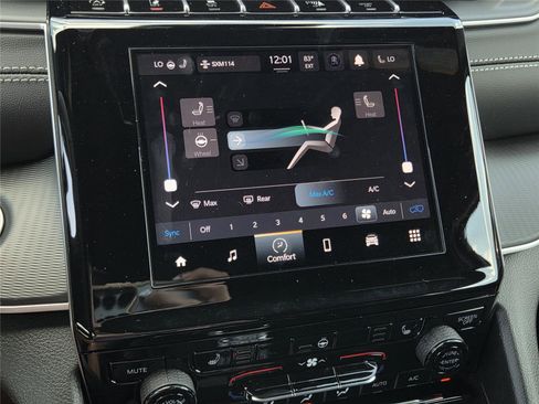 New 2025 Jeep Grand Cherokee Altitude image 43