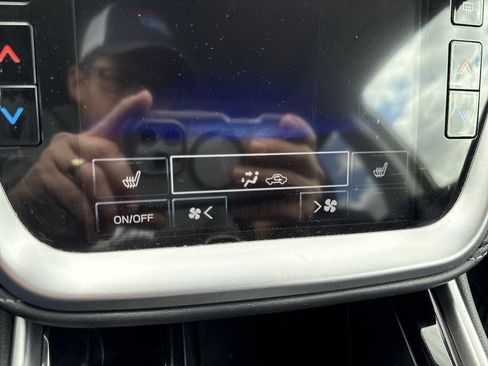 Used 2023 Subaru Outback Limited AWD/4WD image 35