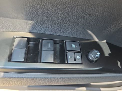 Used 2026 Toyota Camry XLE FWD image 28