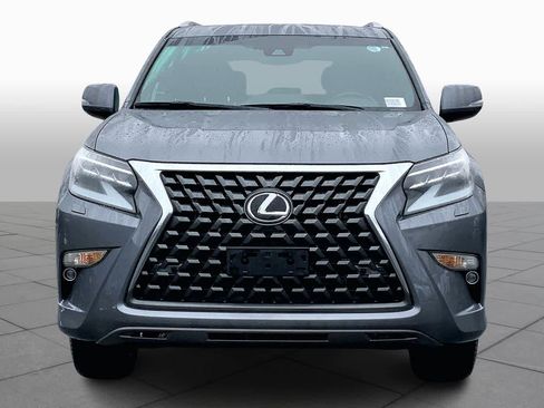 Used 2022 Lexus GX 460 Premium w/ Premium Package image 3