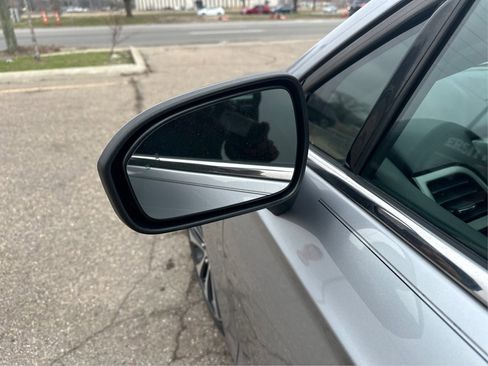 Used 2020 Ford Fusion SE image 28