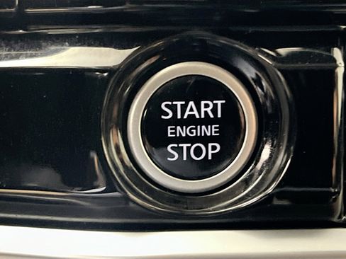 Used 2022 Nissan Pathfinder SL w/ SL Premium Package image 24