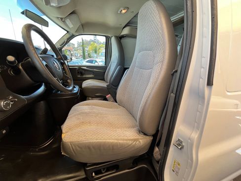 Used 2014 GMC Savana 2500 image 11