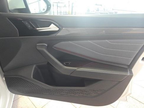 Used 2025 Volkswagen Jetta SEL image 14