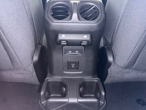 Used 2023 Jeep Wrangler Unlimited Sahara w/ Cold Weather Group AWD/4WD image 26