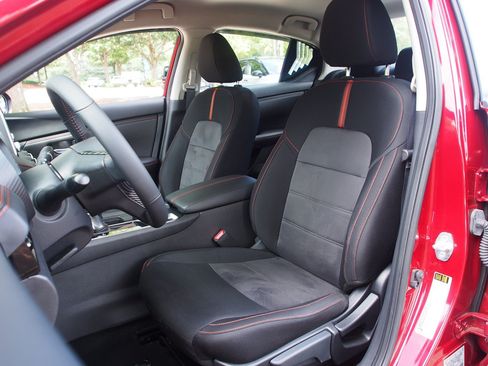 Used 2024 Nissan Sentra SR FWD image 16