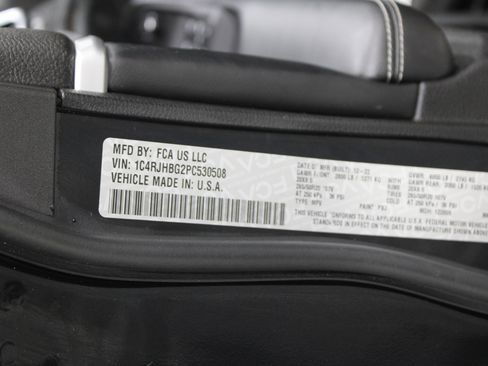 Used 2023 Jeep Grand Cherokee Limited w/ Black Appearance Package image 52