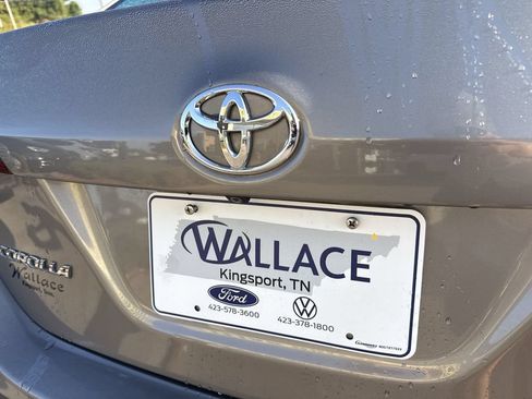 Used 2016 Toyota Corolla LE FWD image 7