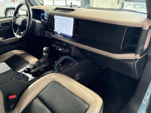 Used 2023 Ford Bronco Wildtrak AWD/4WD image 11
